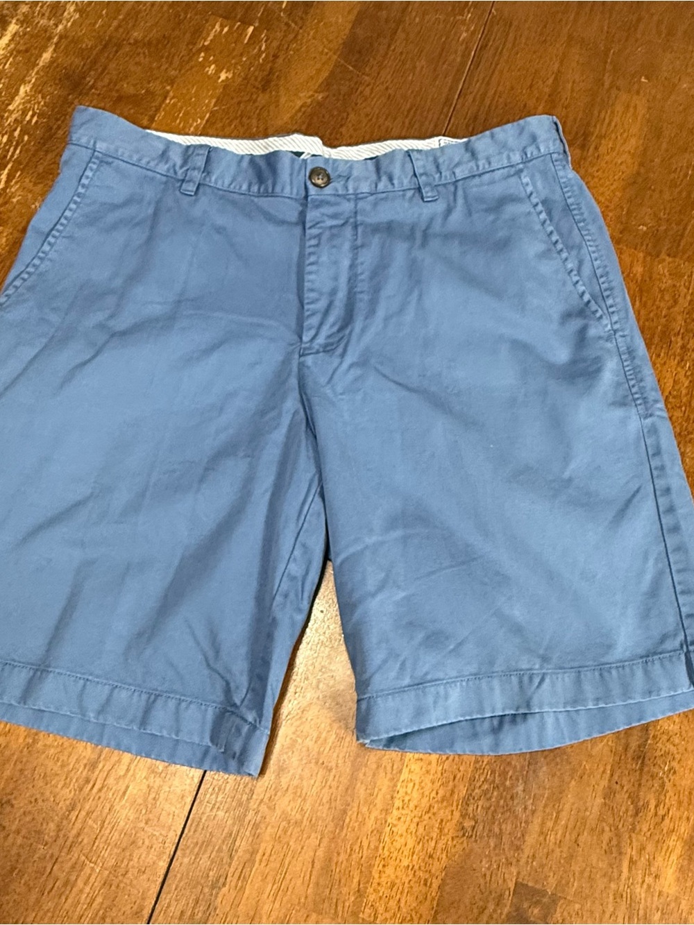 Southern Tide Men's Light Blue Flat-Front Chino Shorts